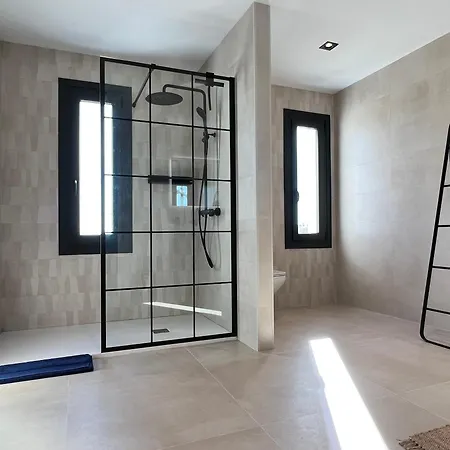 Perniznest - Luxury Front Of Calanova Golf With Sea View