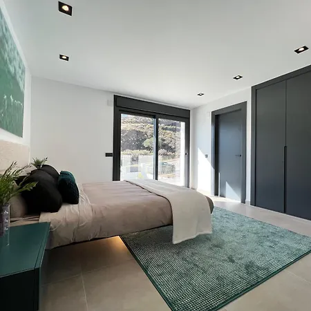 Perniznest - Luxury Front Of Calanova Golf With Sea View